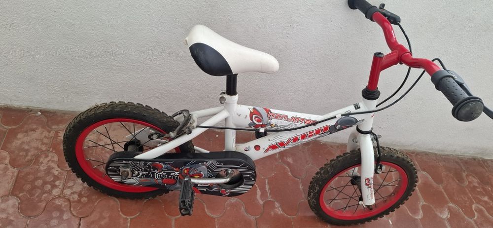 Bicicleta para criança mais capacete