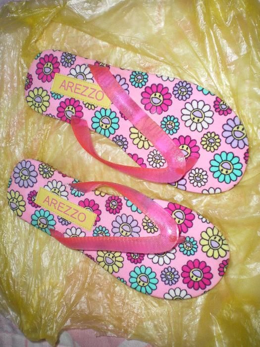 Chinelas tipo havaianas - Marca Arezzo