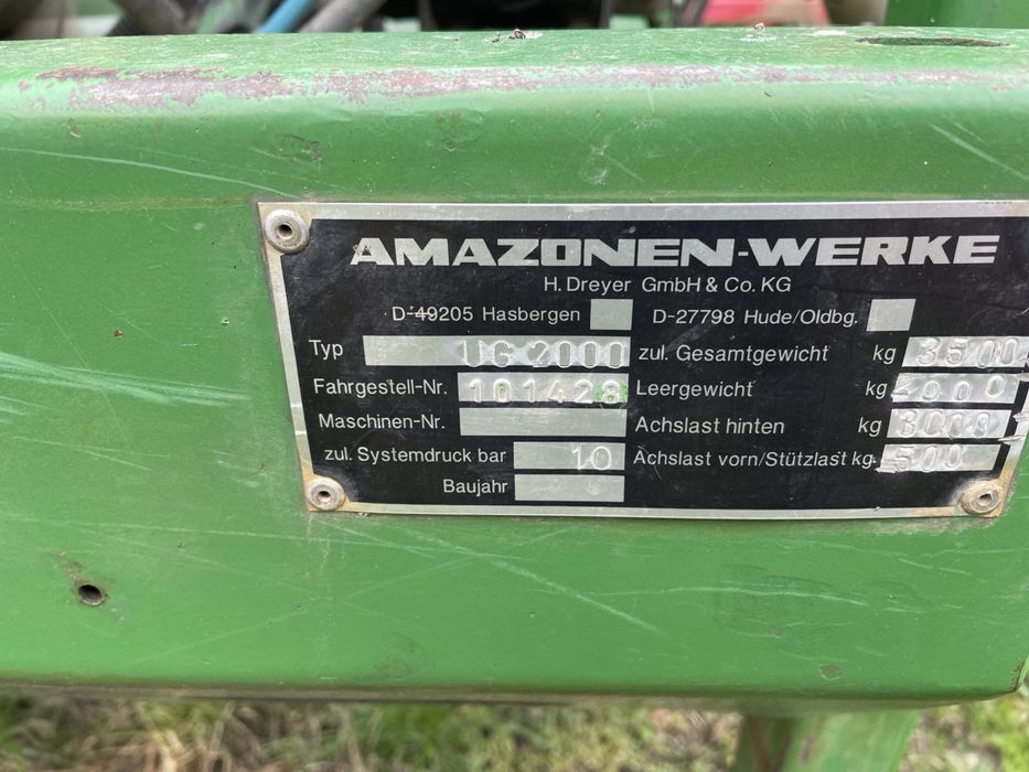 Продам Причіпний оприскувач amazone ug2000