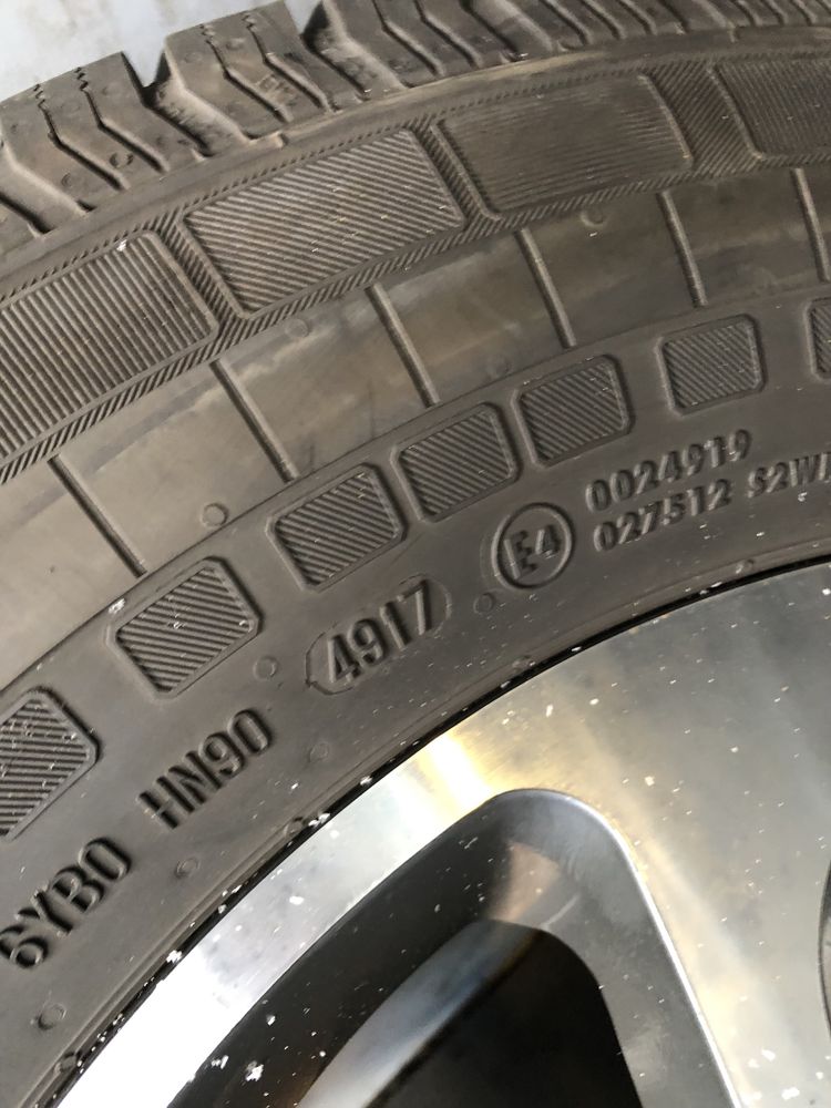 Шини всесезон 235/65 R16C 118/116R Continental VancoFourSeason 2