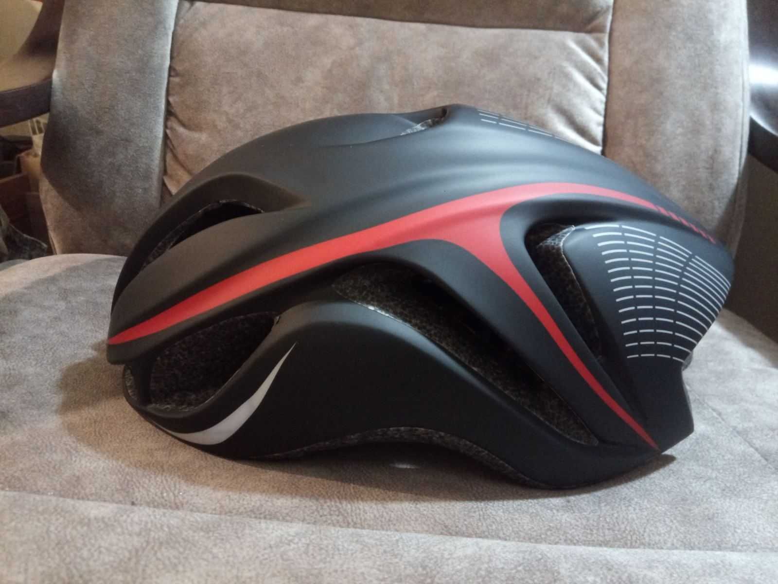Велосипедний шолом (Велосипедный шлем) Eronbros XL чорний і білий