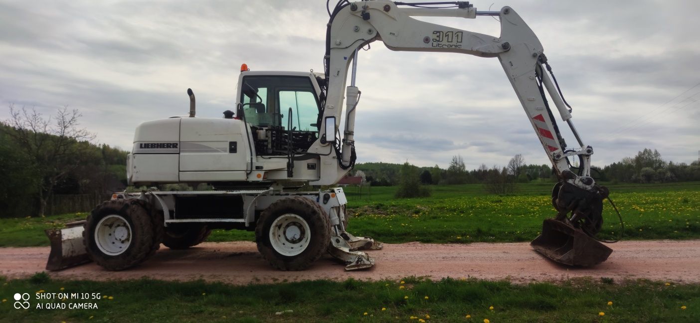 koparka kołowa Liebherr 311 /pług/podpory/centralne smarowanie /