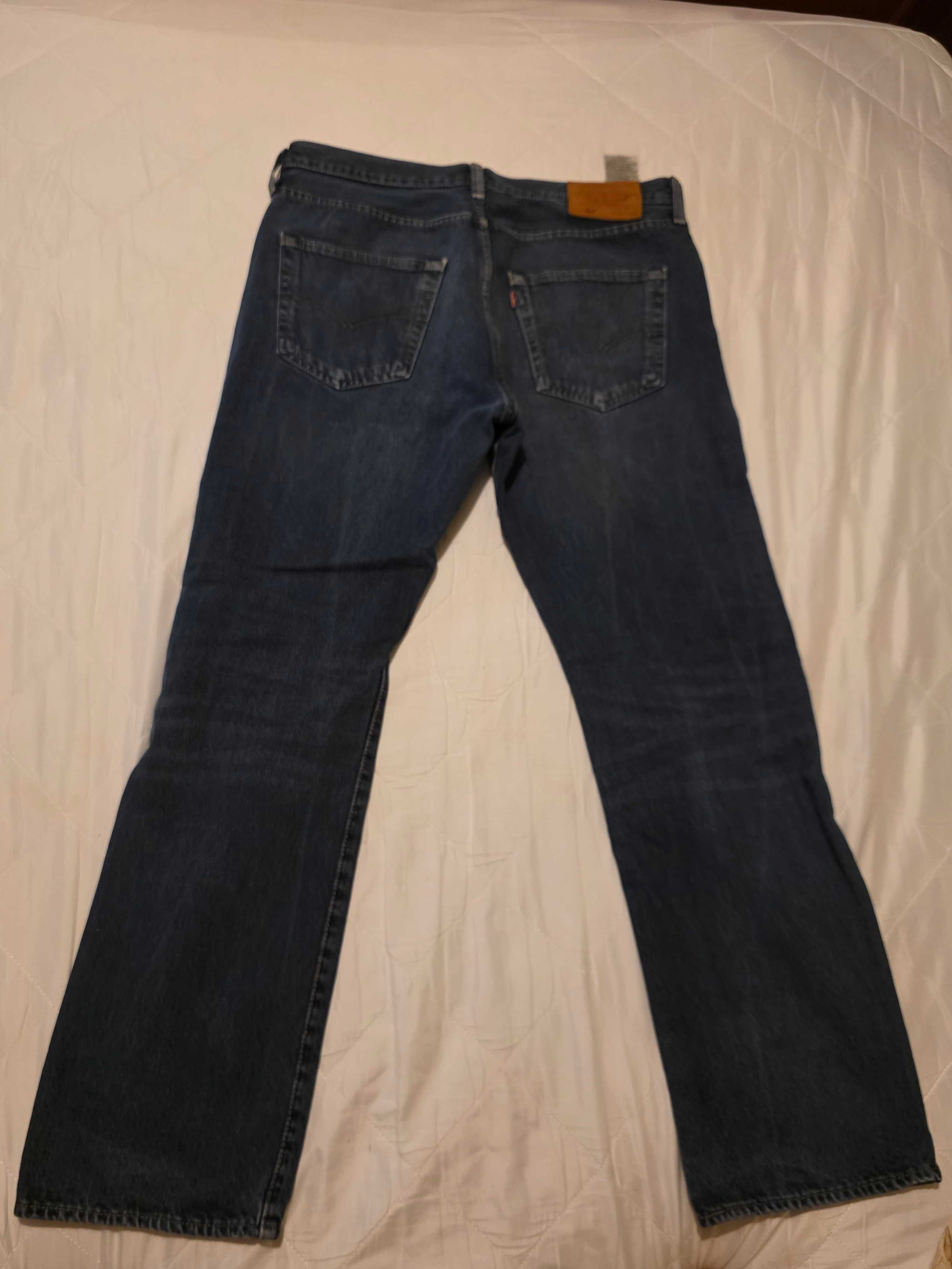 3 pares de calças Levis 501,Adidas e Diesel Industry