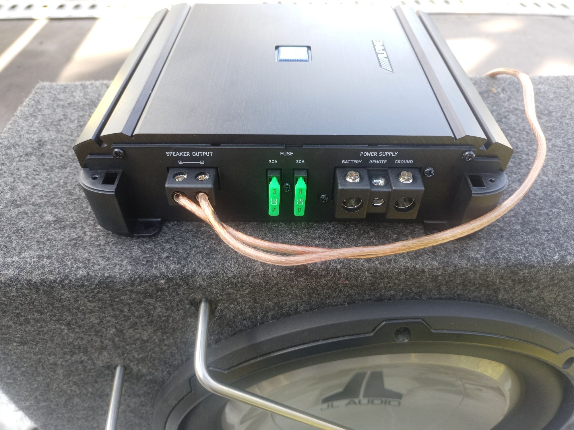 Subwoofer JL Audio USA + Wzmacniacz Alpine Stan Bdb
