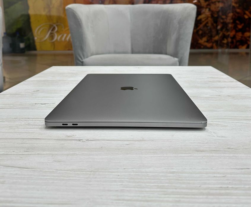 Macbook Pro 16 2019 (i7 | 16gb | 512 ssd | AMD 5300-4gb } 14363SV