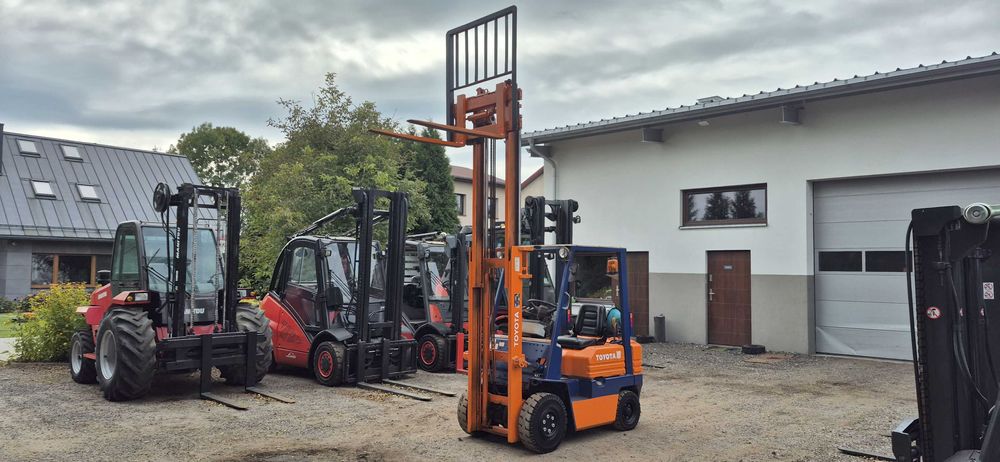 Wózek Widłowy Toyota 5FG18 - Przesuw Boczny - Automat - Stan BDB.