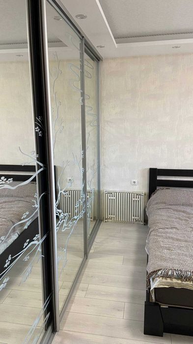 Продам 3 кімнатну квартиру 5/5 (пр-т Будівельників 32А)