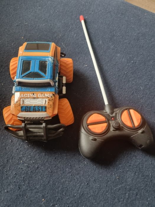 Samochód sterowany pilotem