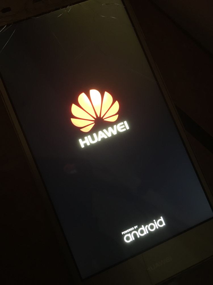 Vendo huawei L-cam21 com vidro partido a funcionar