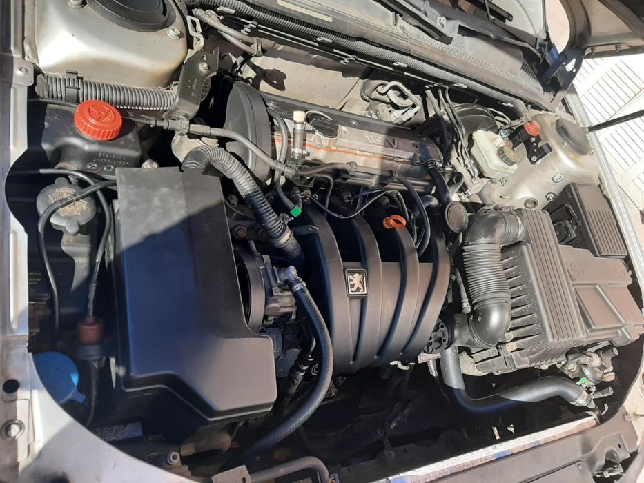 Carrinha Peugeot 406 1.8 (Avariada)