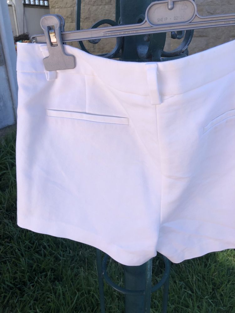 Calcoes brancos classicos Zara