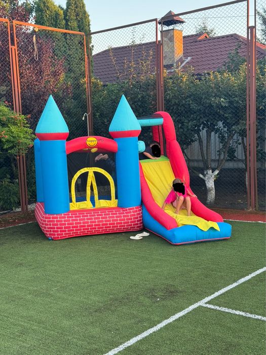 Надувна дитячя гірка батут