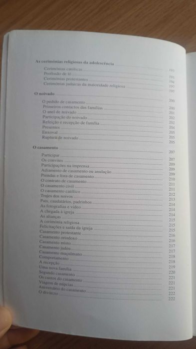 Guia Larousse das Boas Maneiras de Sabine Denuelle