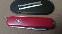 Victorinox  Executive з манікюрними ножицями. Б/у.