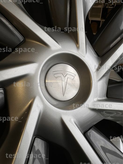 Колпаки 19р оригінал бу Tesla 3/Y