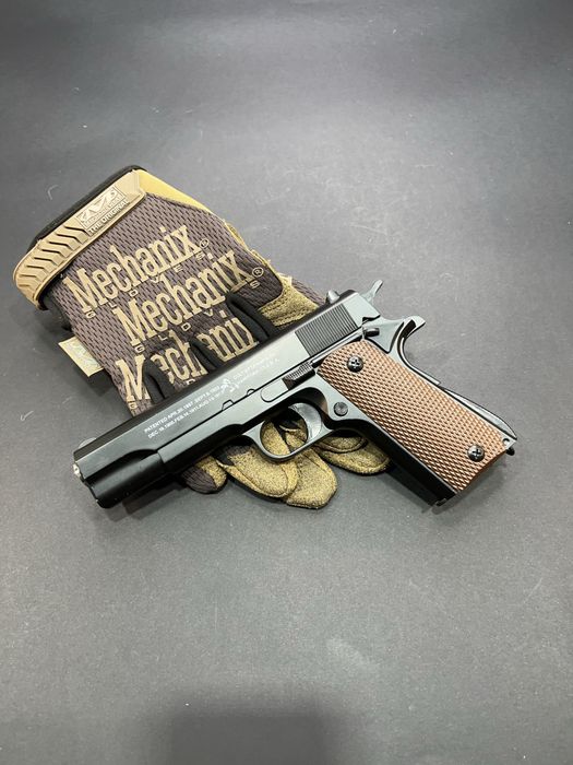 Металевий пістолет Кольт з маркуванням — іграшка С8