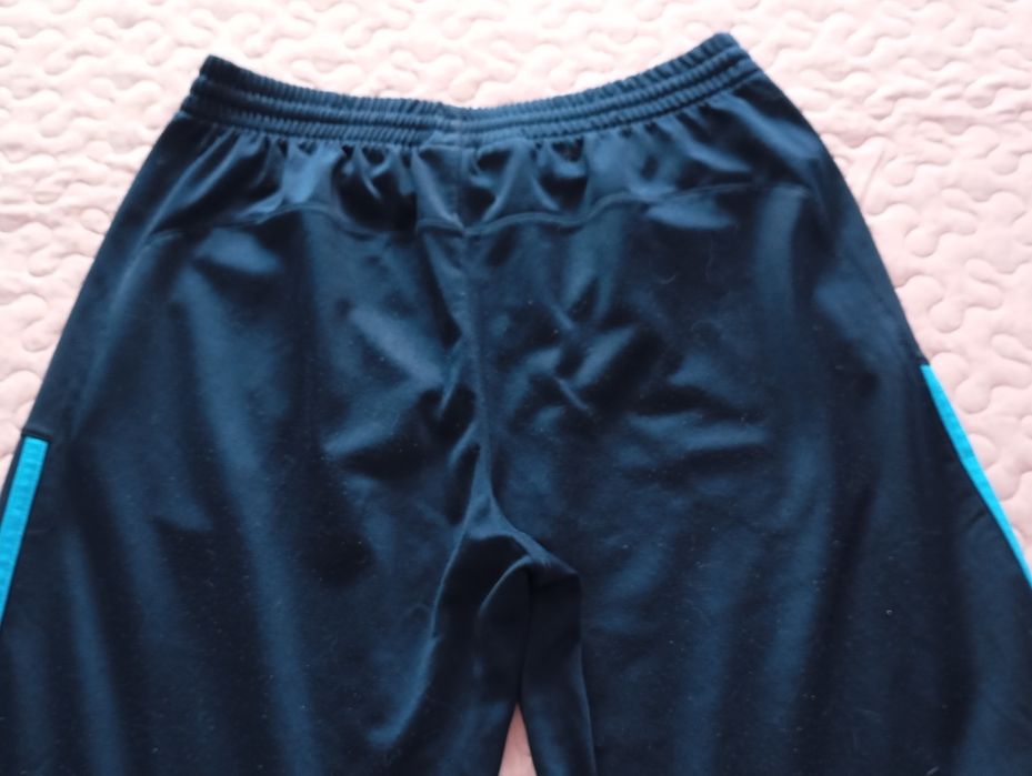 Calças desportivas adidas
