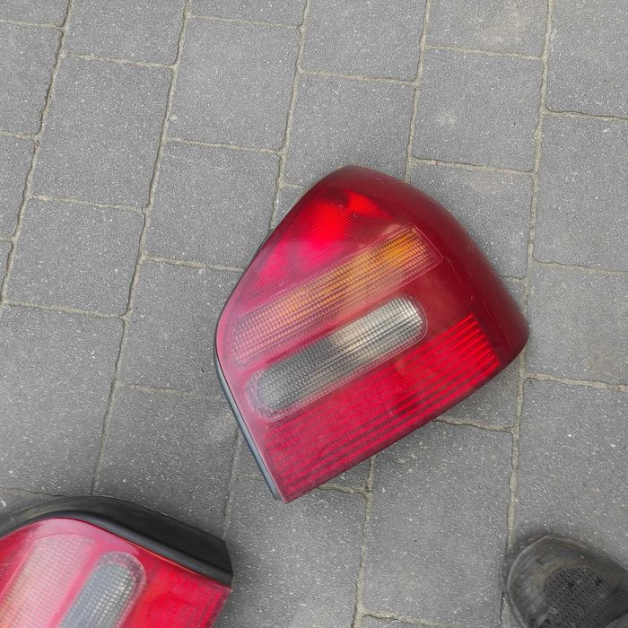 Lampa Lampy Tył Prawa Lewa Audi A3 8L  Komplet