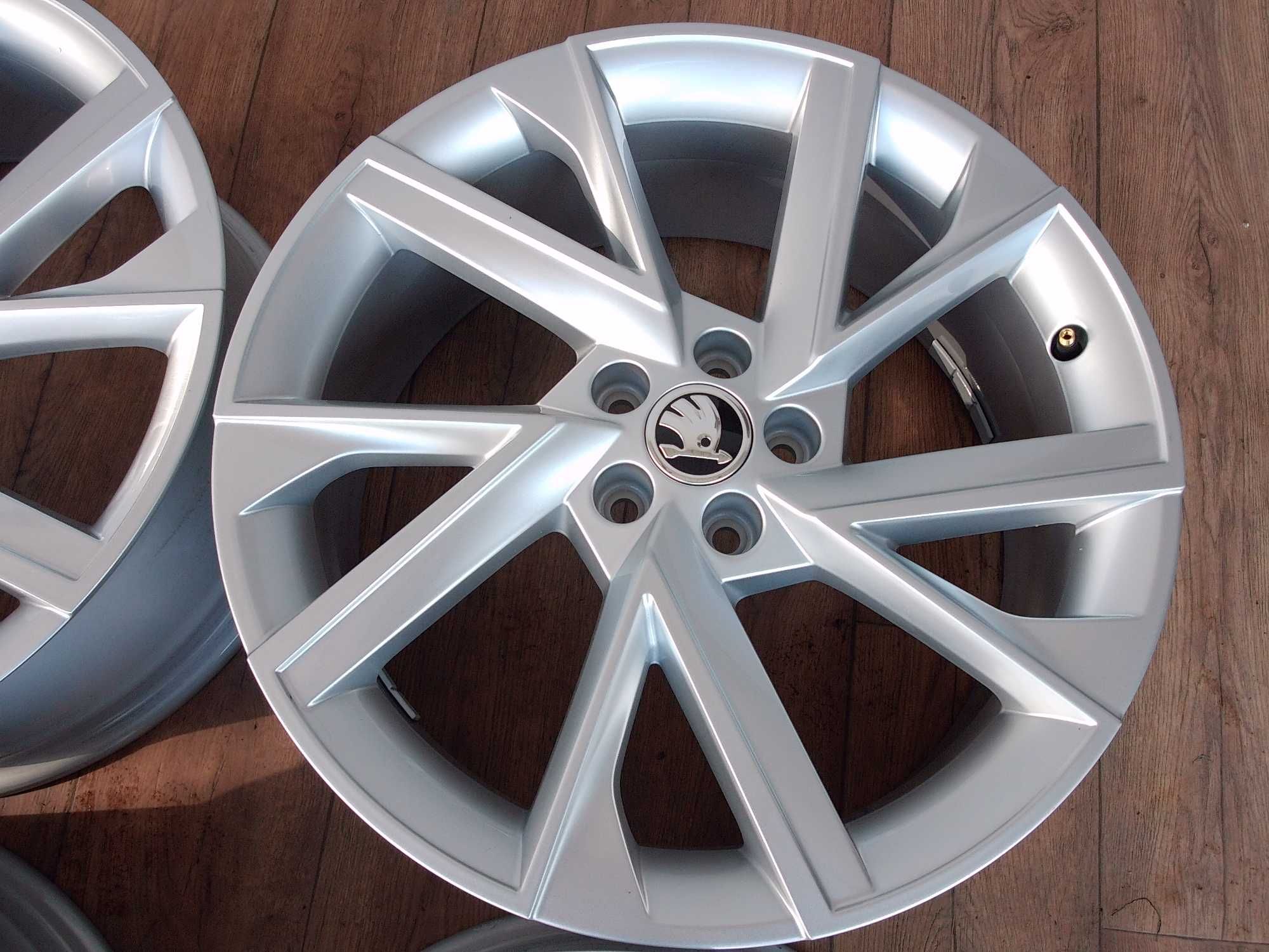 Felgi Skoda Scala Kamic Fabia VW Seat 18x7 5x100 ET39 nowe