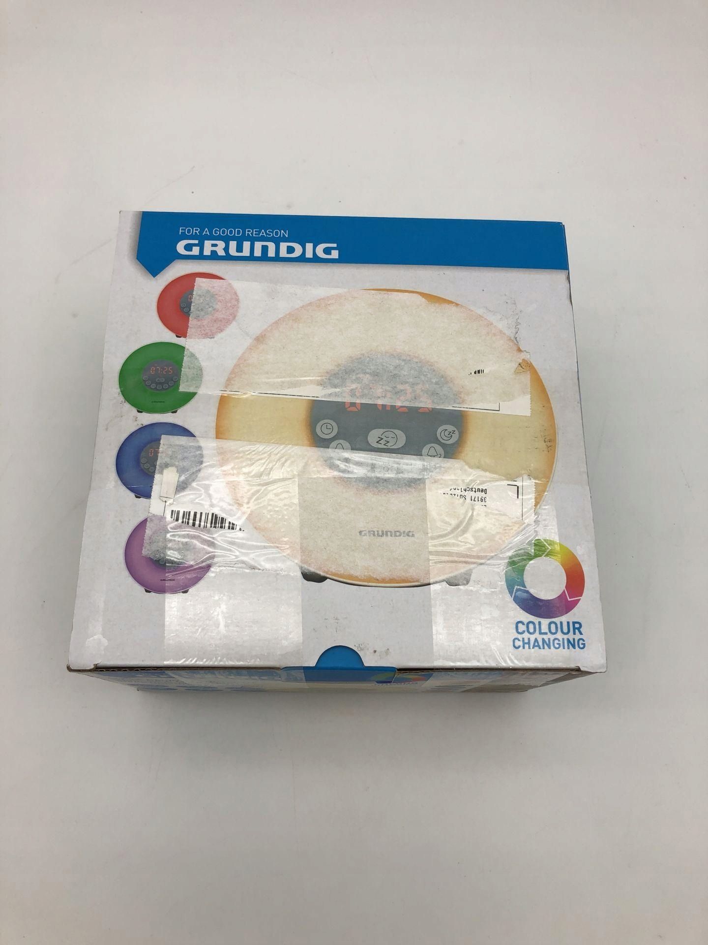 Budzik świetlny Grundig Bluetooth Radio USB Naturalne dźwięki