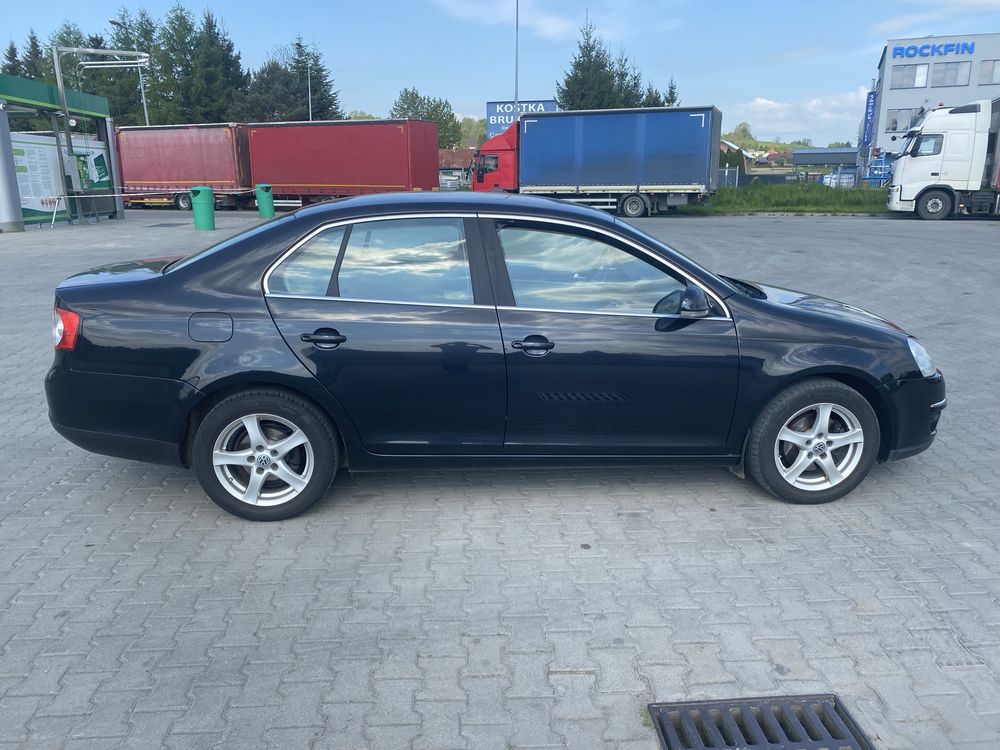 Vw Jetta 2.0 Fsi.. stan Bdb