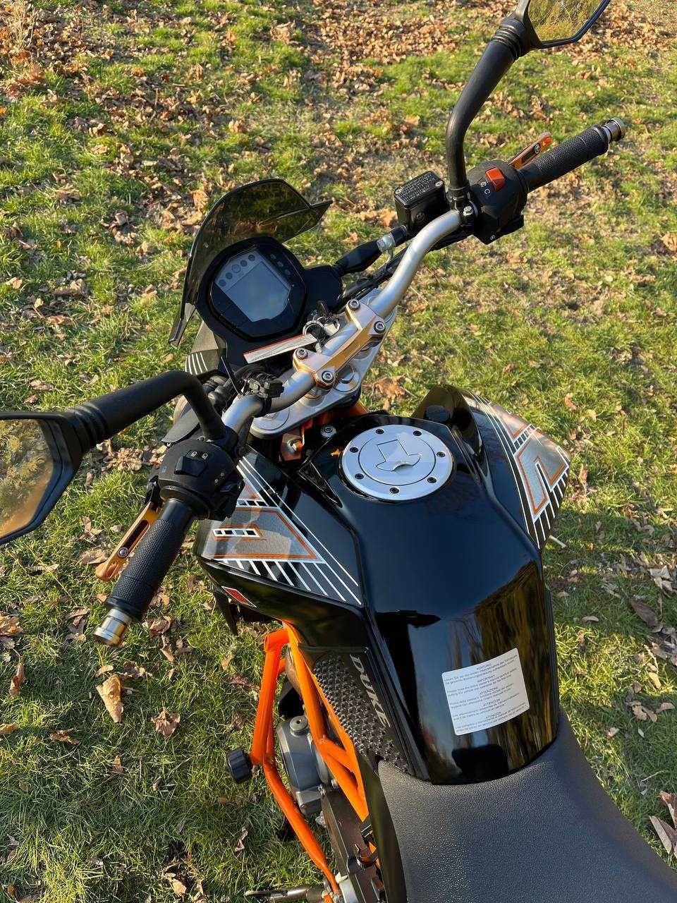 Мотоцикл KTM Duke 390