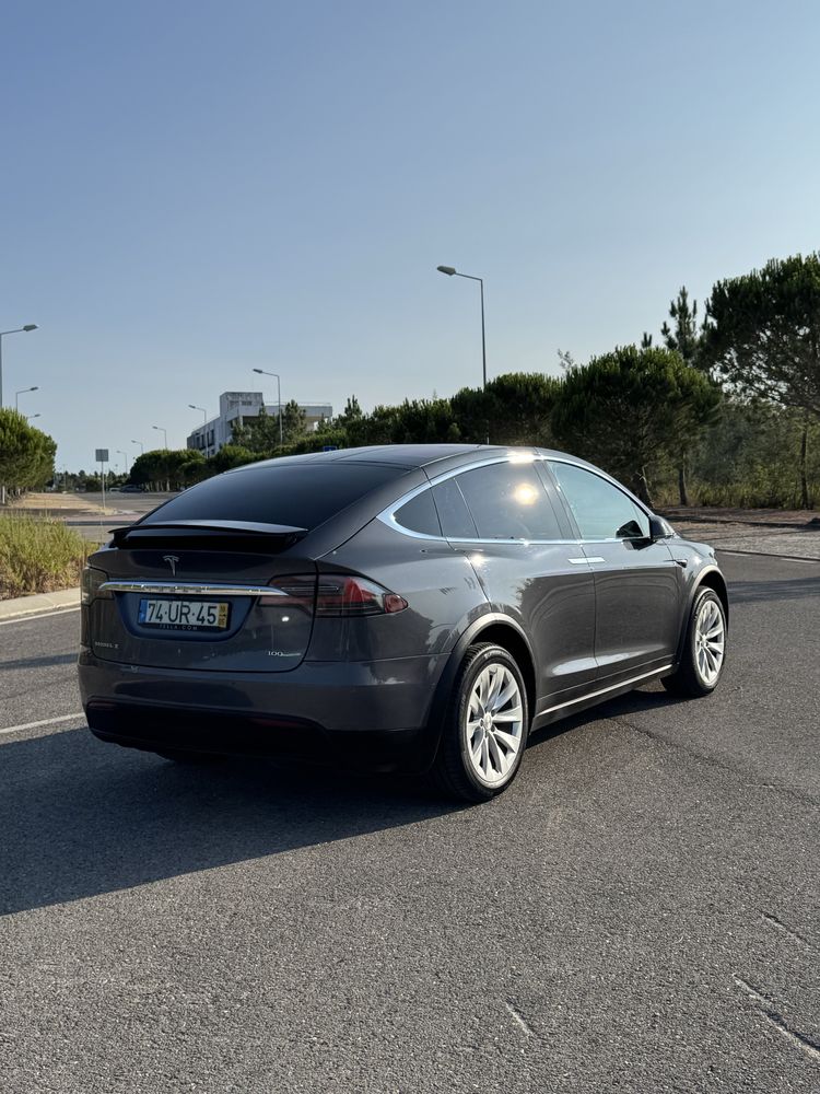 Tesla Model X 100D