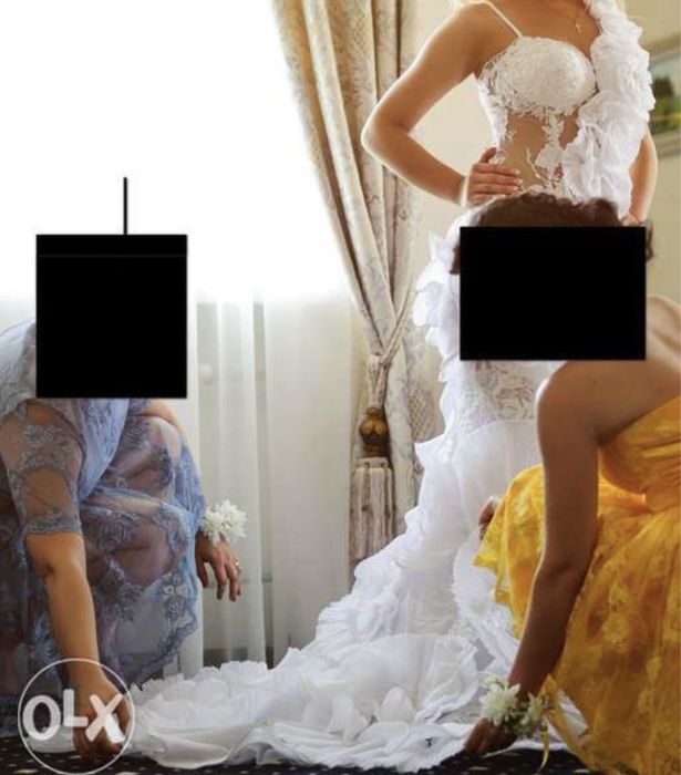 Продам весільну сукню 42-46 розміру