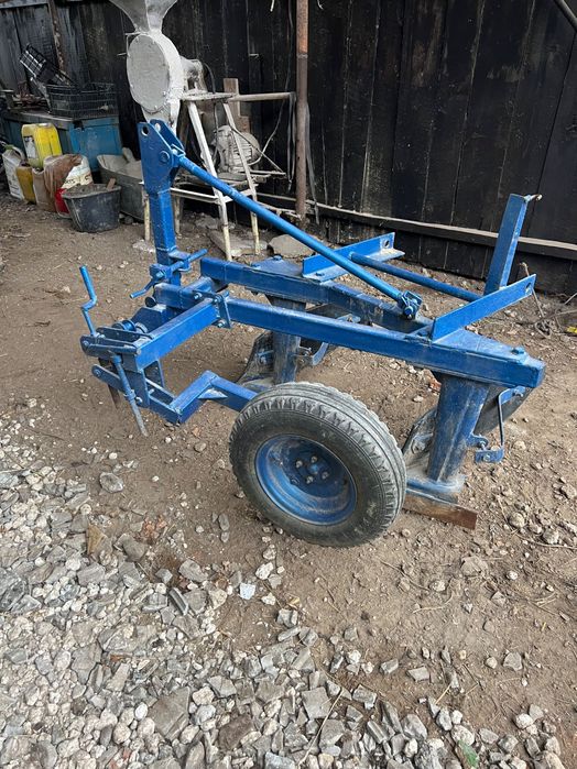 Продається плуг 2 по 30