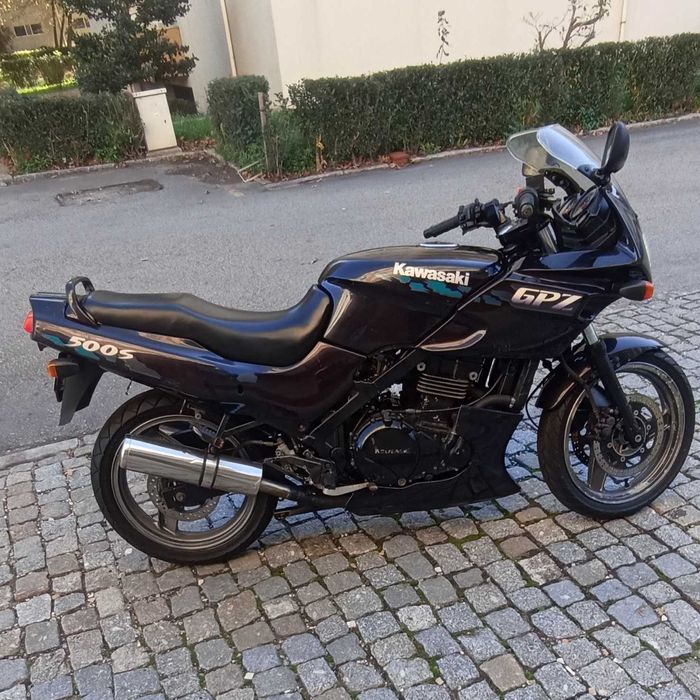 Kawasaki GPZ 500S (Mota do filme "Top Gun")