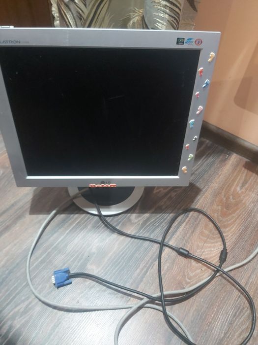 Продам монитор  LG  15 д рабочий