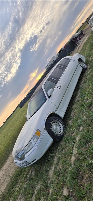 Limuzyna Lincoln Town Car 4.6 V8 294 KM 2001  zamiana