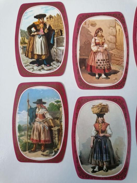 Conjunto de 8 calendários de 1985/1986 de trajes antigos
