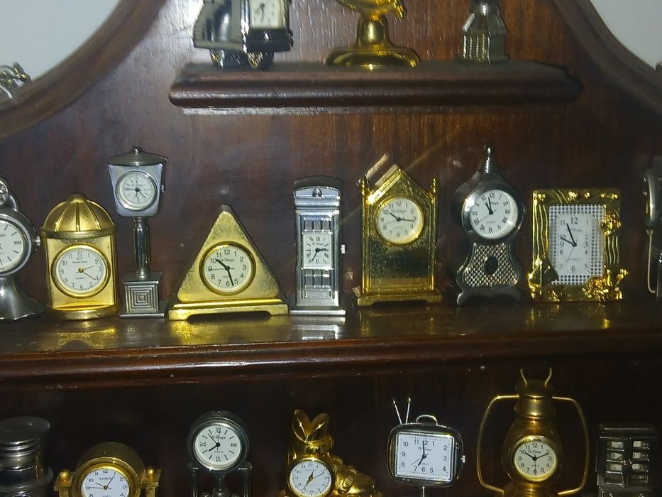 Coleção 100 relógios  minitura por 500 € ao cada 6,50  €