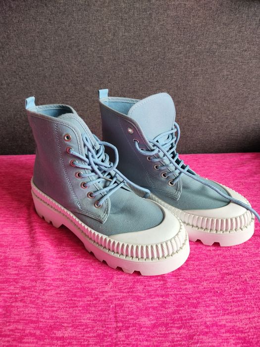 Trampki na grubej podeszwie