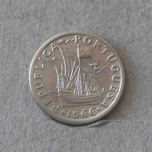 Portugal 2,5 escudos 1966 - olx X10856