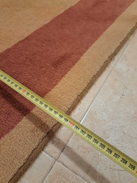 Tapete para sala ou quarto, dimensões 2,90 x 2,00 m, bom estado