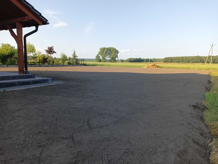 Zakładanie trawnika równanie terenu glebogryzarka kosiarka avant iseki