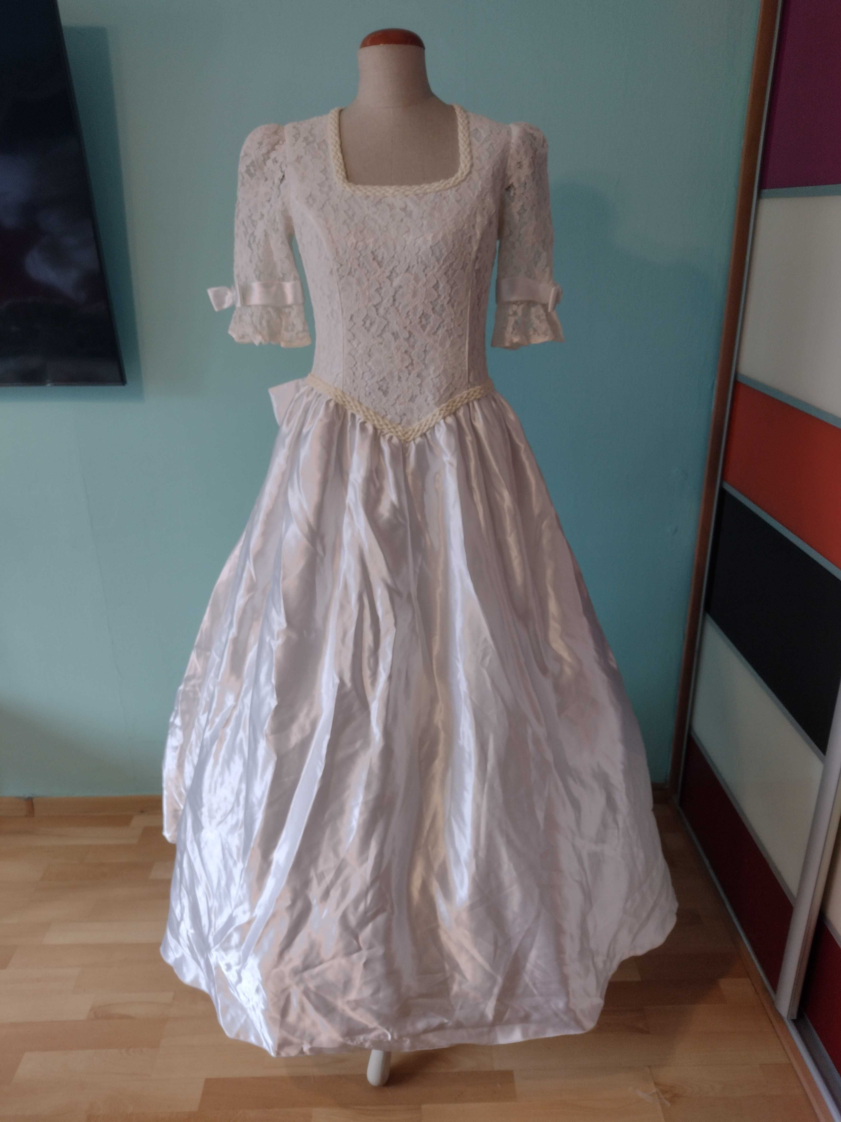 Suknia ślubna biała koronkowa klasyczna retro na kole