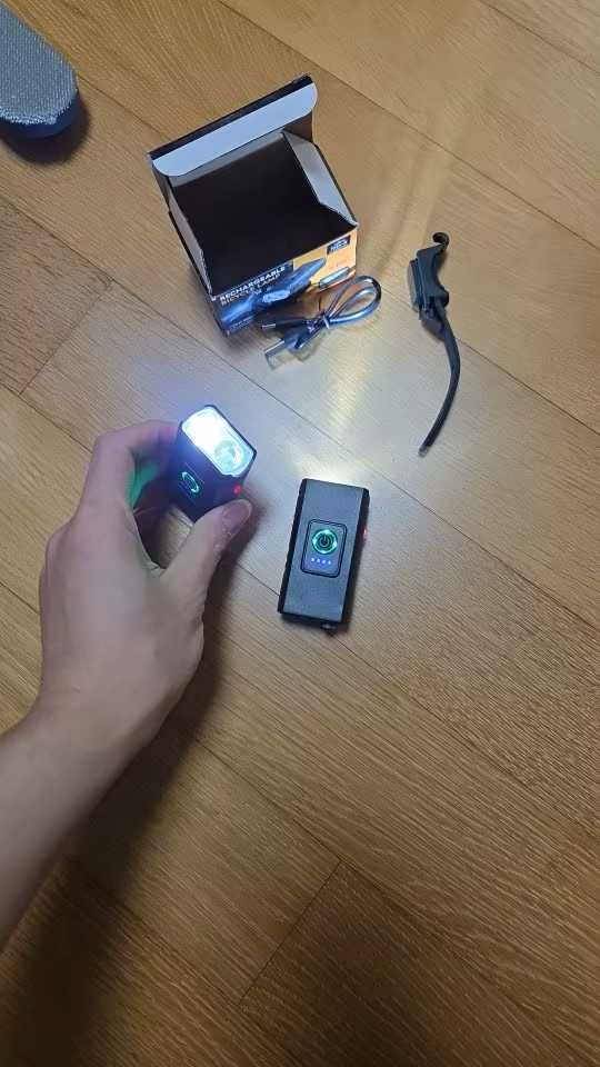 Przednia Lampka Rowerowa LED, Ładowana USB-C, Mocna, 2x DiodaT-6,LAMPA