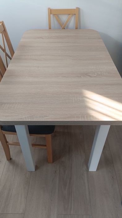 Stół 80x140 cm z przedłużka do 180 cm.