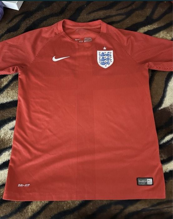 Мужские футболки