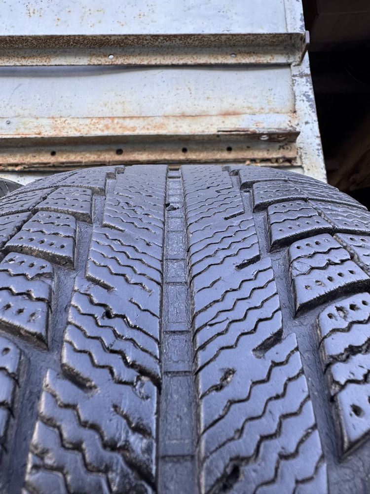 225/70 r16 Michelin Latitude X-ice XI2 зима (5+ мм.) комплект