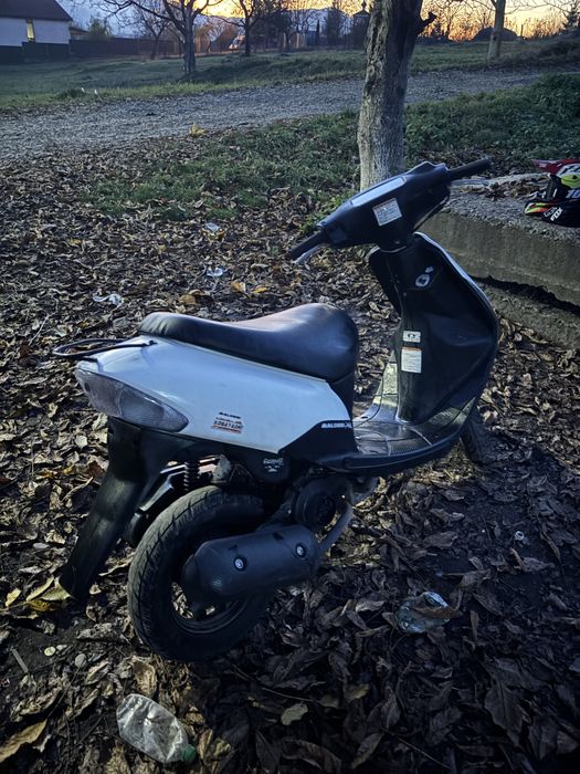 Скутер Suzuki lets 2 бабочка