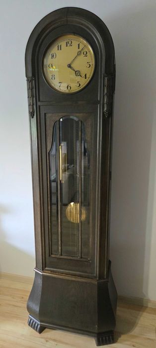 Stylowy zegar stojący LFS – klimat dawnych lat, wyjątkowy charakter.