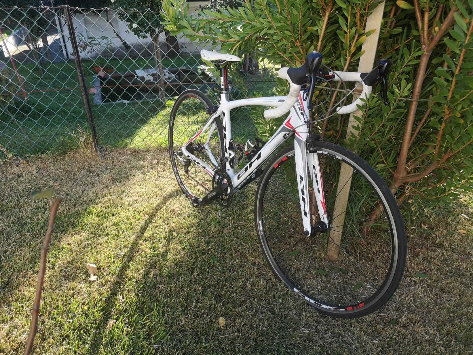 Bicicleta de estrada de carbono