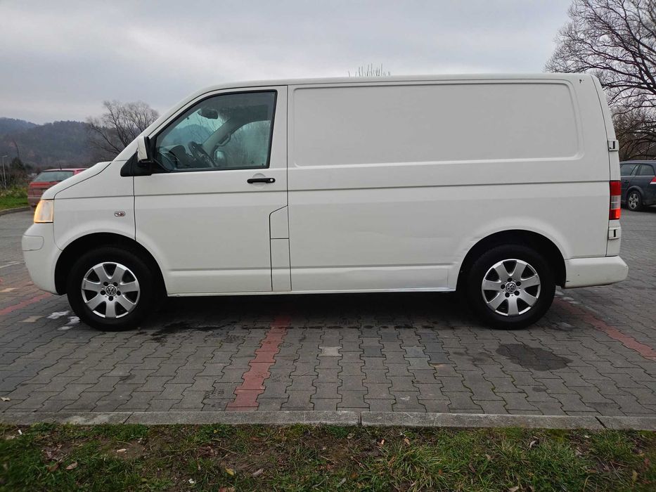 Volkswagen Transporter T5 niski przebieg 176 tyś km, klima