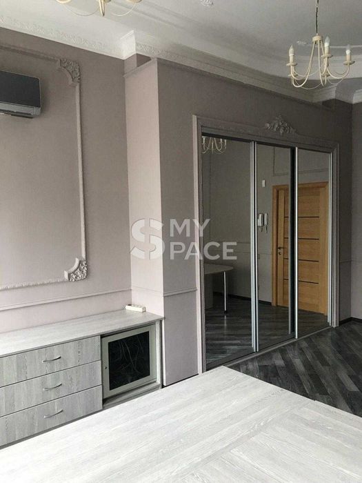 3к.кв під офіс комерція бізнес центр Метро "Площа Українських Героїв"