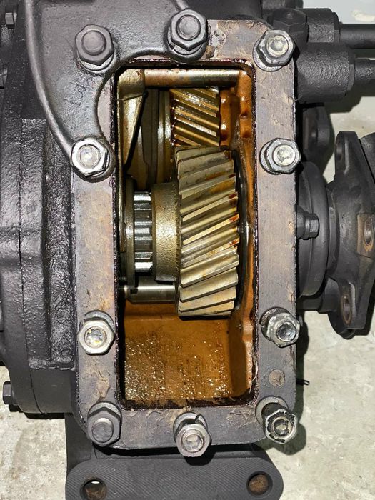 Роздатка,Кпп,Редуктор,лебітка,кардани Зил 131, Урал4320,Газ 66.камаз