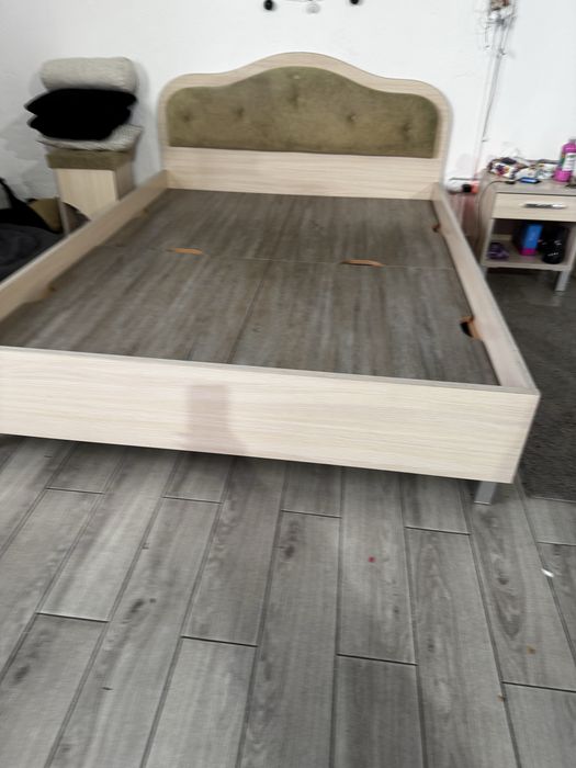 Продам двуспальную кровать